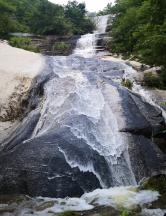 太阳温度达5500度，连地球都晒热了，而太空却是冰冷的，这是为什么？游戏画面